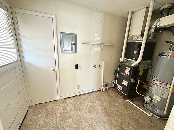 3rd image of 1809 N Main St