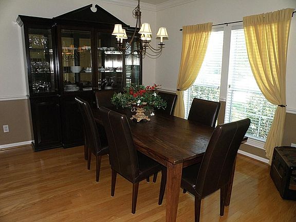 3rd image of 1104 Peregrine Dr