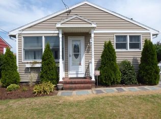 32 Gertrude St, Springfield, MA 01118