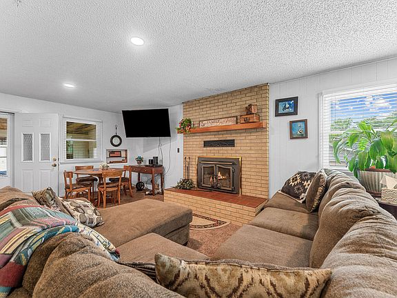 4th image of 25691 Hillcrest Drive