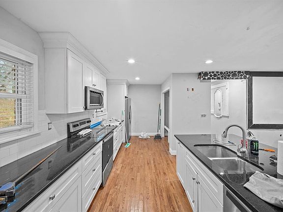 4th image of 108 Linda Ln