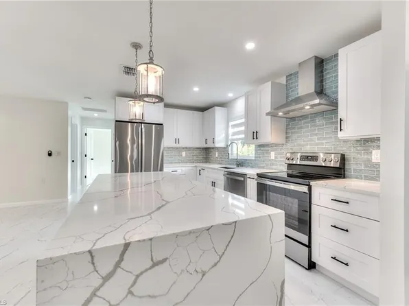 9239 Kincaid CT, SANIBEL, FL 33957