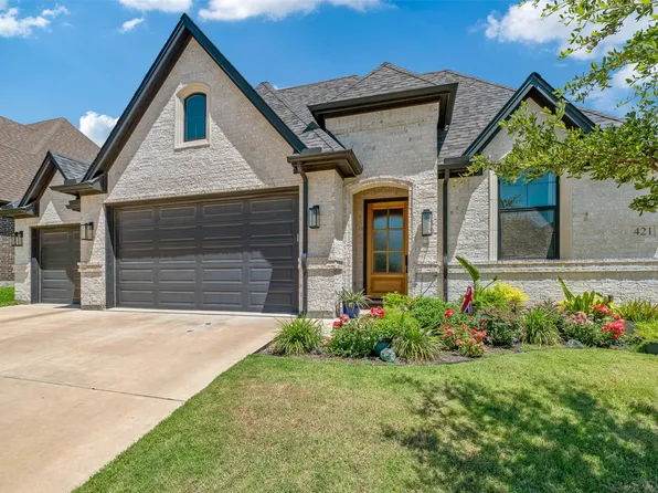 421 Blue Star Ct, Burleson, TX 76028