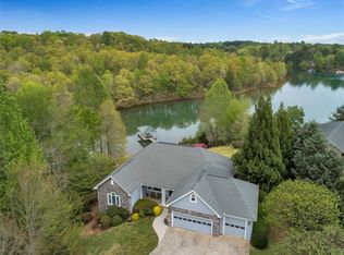 307 Stardust Ln, Seneca, SC 29672