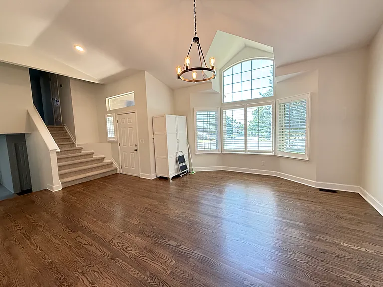 579 W Arrowhead St — Photo 5
