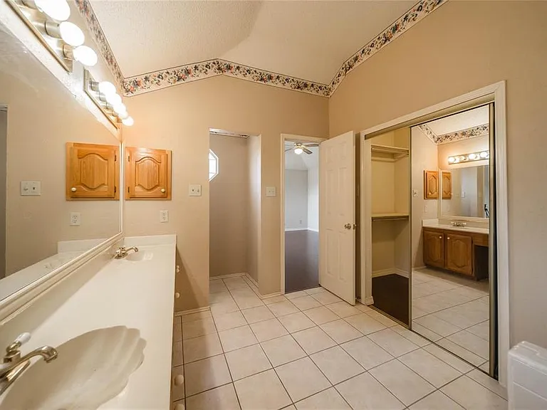 1804 Chattham Ct — Photo 43