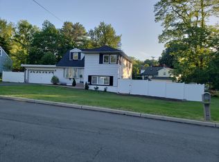 174 Quaspeck Blvd, Valley Cottage, NY 10989