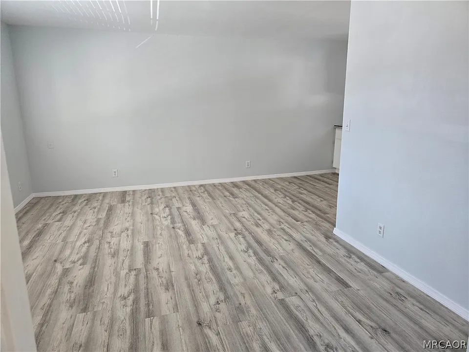 765 Iris Dr