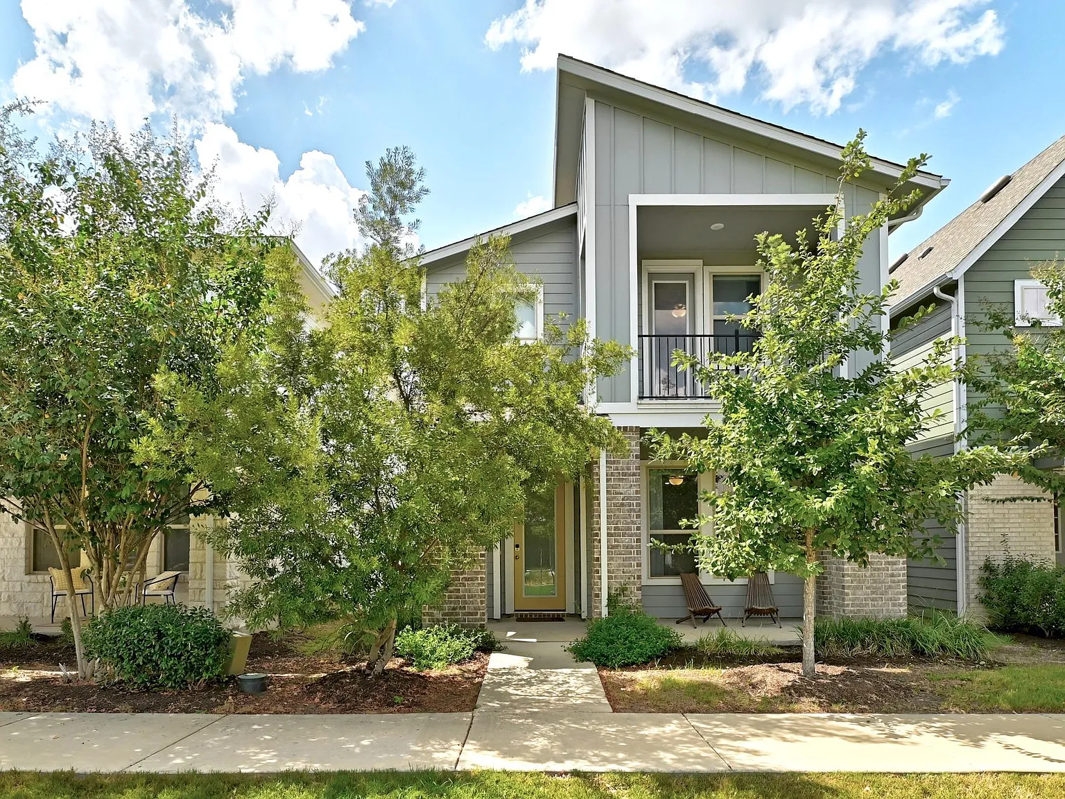 2 bed, 2.5 bath, 1275 sqft, $2,195 — Photo 2