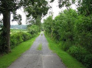 135 Tekegraph Rd, Coatesville, PA 19320