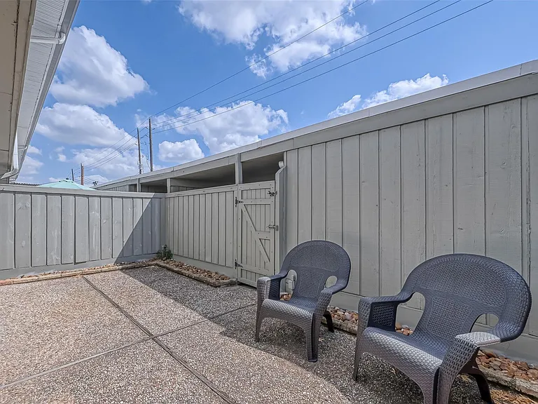 6329 Del Monte Dr #100 — Photo 38