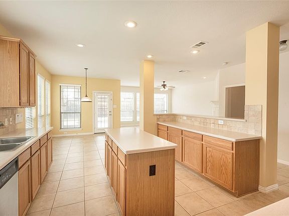 3rd image of 2247 Wildrose Dr