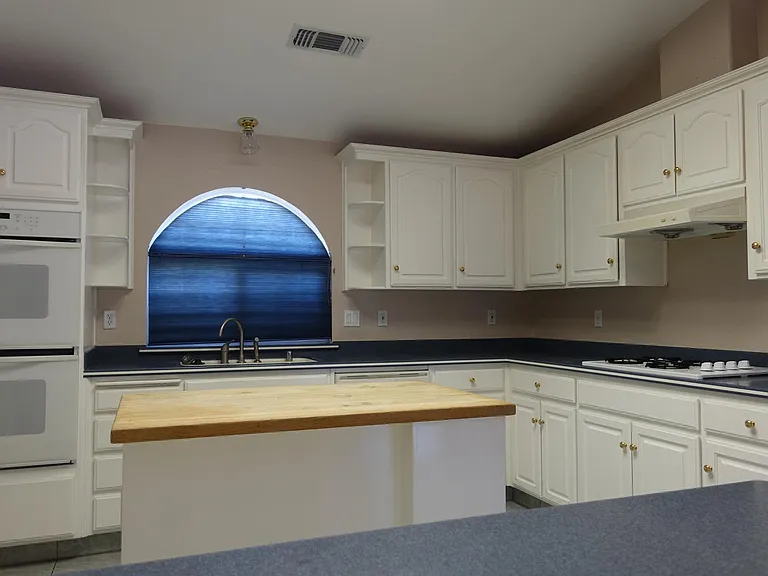 1811 Smith Dr — Photo 1