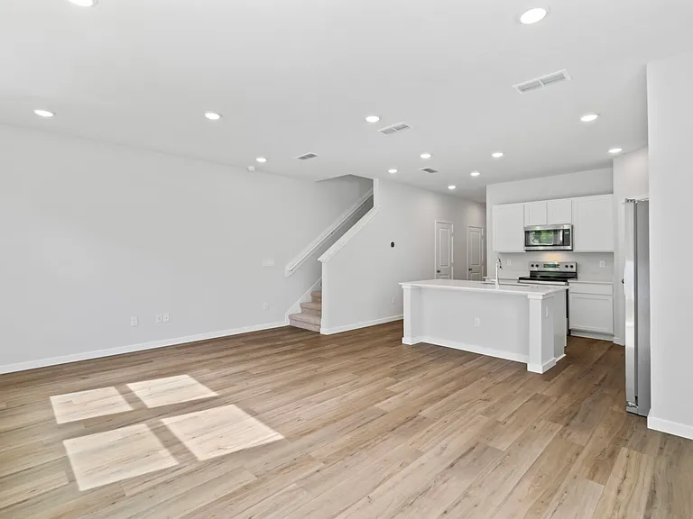 111 Brazil Nut Cir — Photo 8
