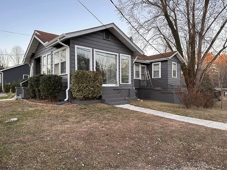 136 E Williams Rd — Photo 3
