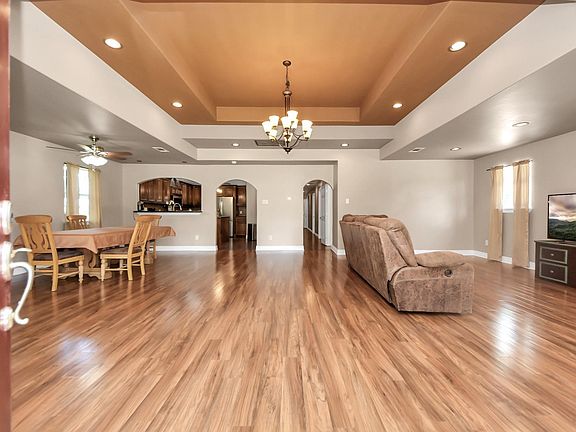 5th image of 15443 W Loop Dr
