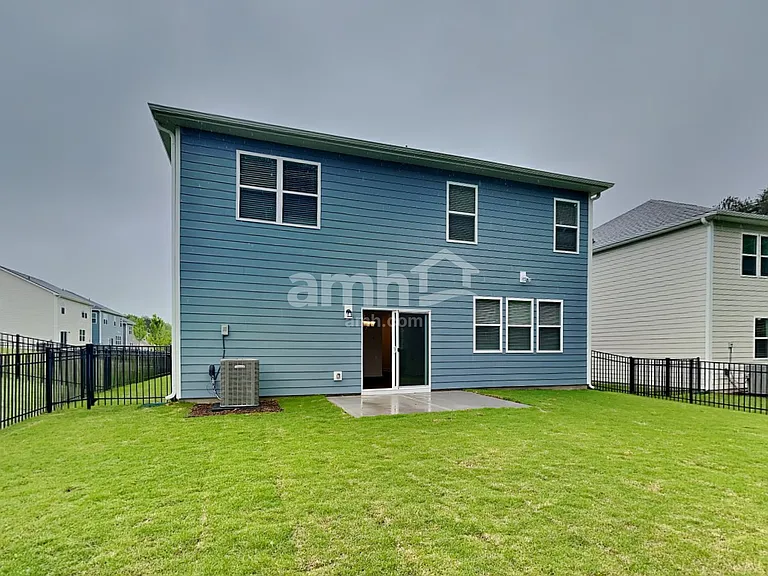 1010 Noah Ct — Photo 29