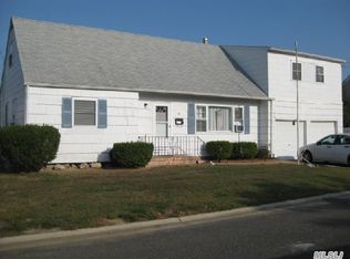 35 Bayview Ave, Babylon, NY 11702