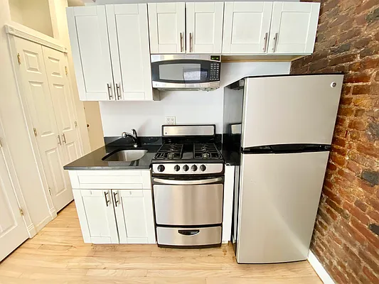 Rented by J PRESTON AND ASSOCIATES INC | media 14