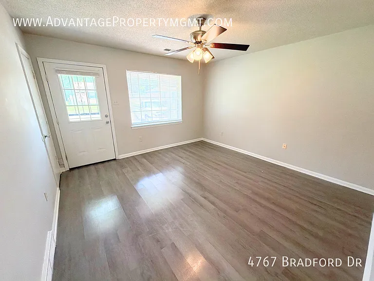 4767 Bradford Dr — Photo 21