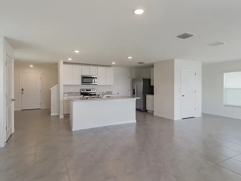 477 Sunlit Coral St — Photo 4