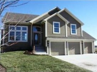 571 N Evergreen St, Gardner, KS 66030