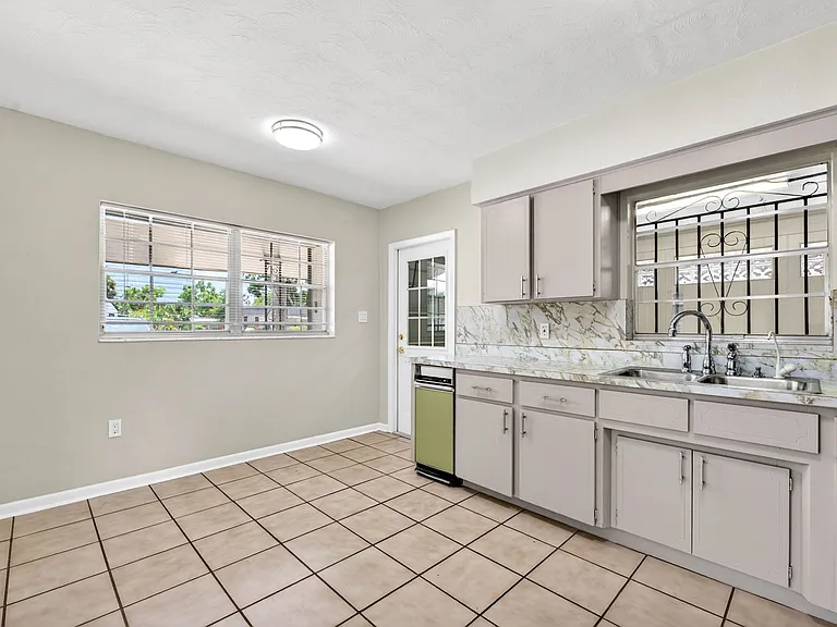 3707 W Gray St #1 — Photo 3