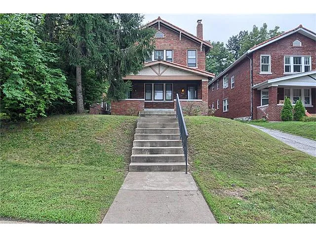 7230 Forsyth Blvd photo 1