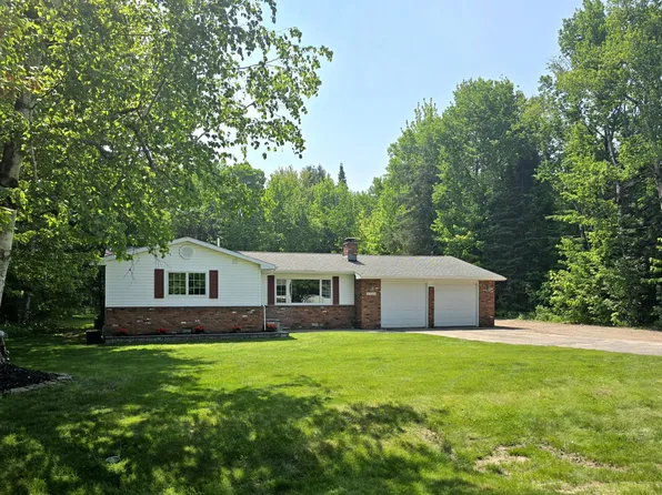 3325 Sherman Park Dr, Sault Sainte Marie, MI 49783