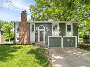 8925 Gillette St, Lenexa, KS 66215