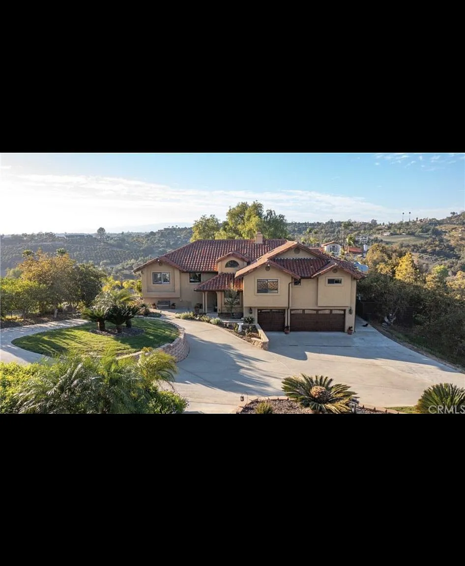 3616 Lupine Ln — Photo 1