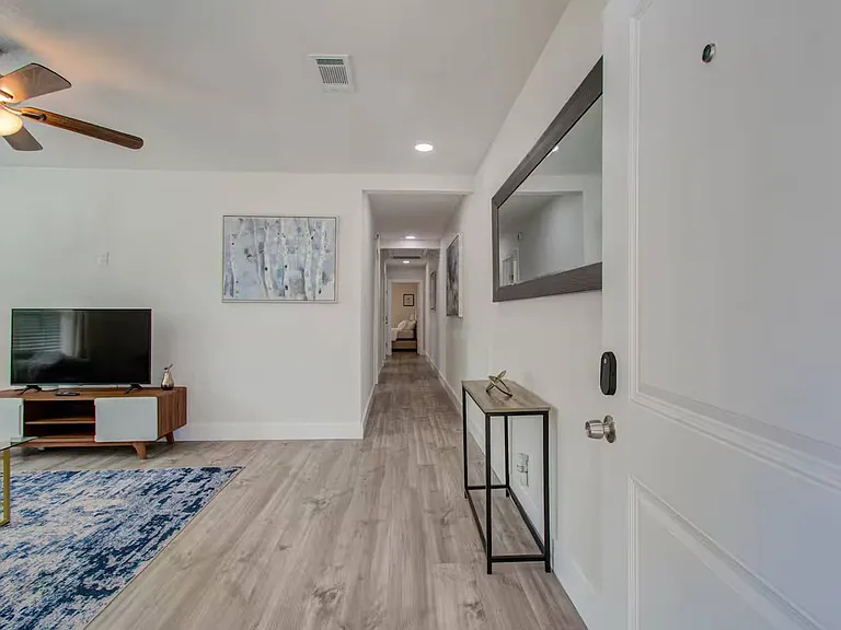 304 Eastwood St #A — Photo 22