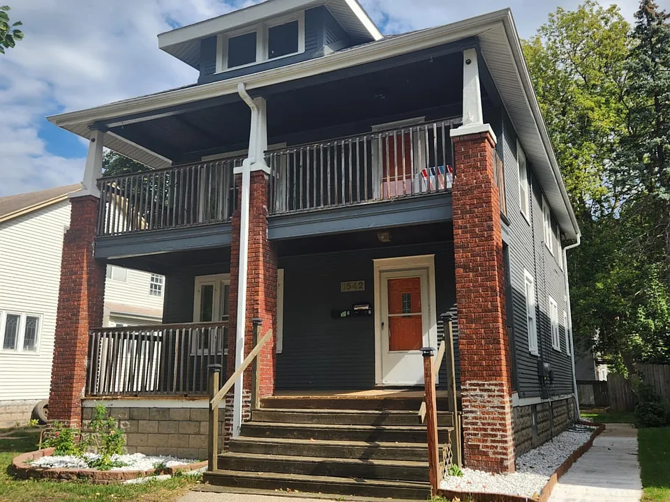 1542 Quarry Ave NW #2