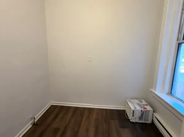 81 West Main Street, 81 W Main St APT 6, Meriden, CT 06451