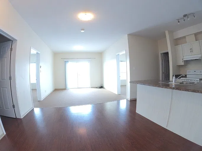 Beautiful 2 bedroom Unit Located in Innisfail (RP018) — Photo 3