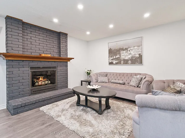 223 Sunnyside Dr — Photo 15