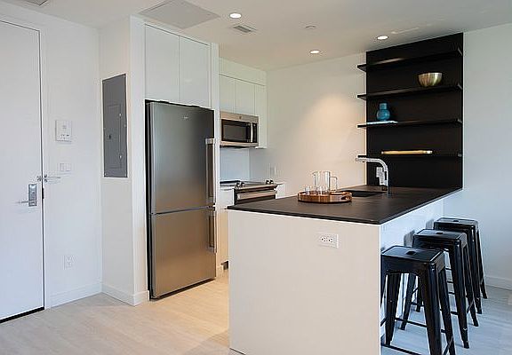5th image of 22 Chapel St APT 11A