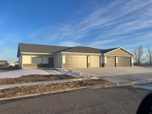 907 S Ibis St, Aberdeen, SD 57401