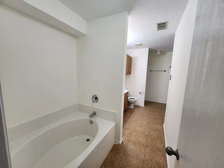 8452 Trinity Vista Trl — Photo 4