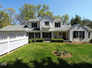 262 Tokeneke Rd, Darien, CT 06820
