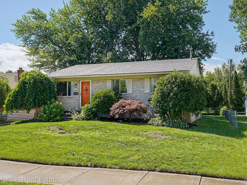 1st image of 32357 Donnelly St