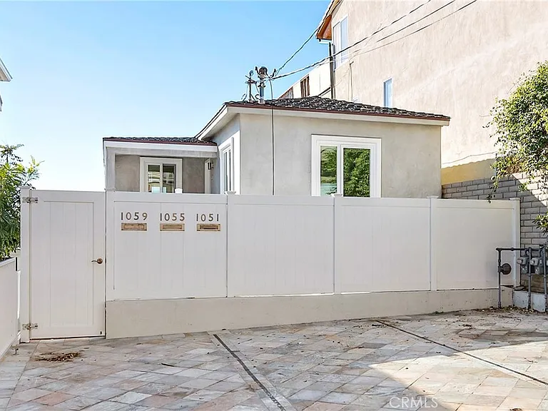 1051A Gaviota Dr — Photo 29