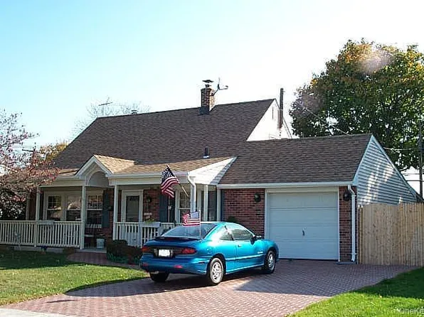 64 Corncrib Lane, Levittown, NY 11756