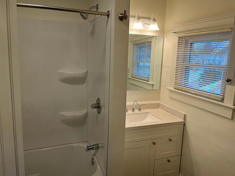 502 N Union St — Photo 11