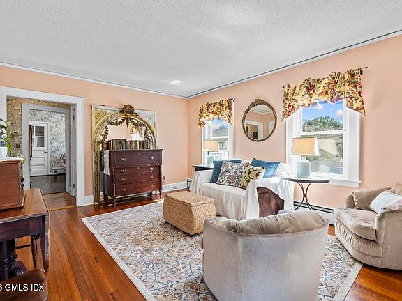 3rd image of 73 Cos Cob Ave