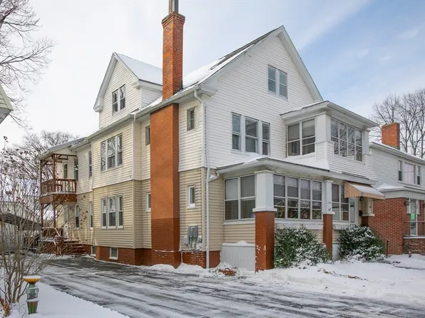 194-194 W Franklin St #196, Holyoke, MA 01040
