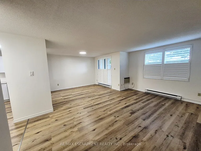 421 Fairview Dr #105 — Photo 5