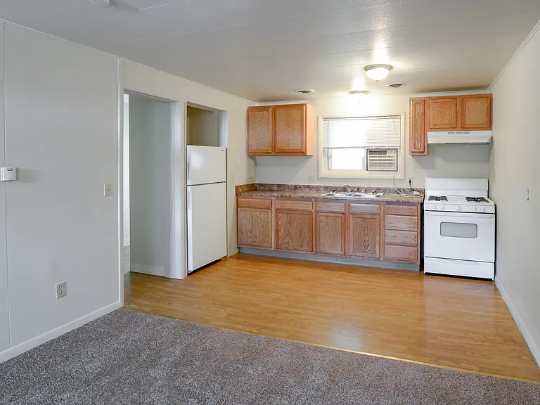 Chesapeake Pointe Townhouses — Photo 9