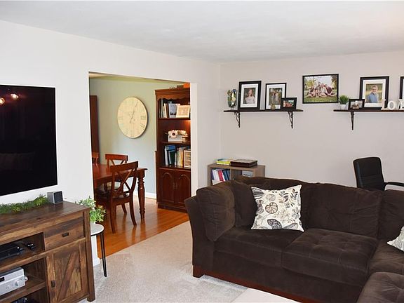 4th image of 58 Bayberry Cir