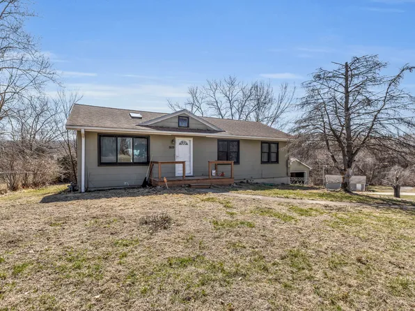 1619 Spruce St, Leavenworth, KS 66048